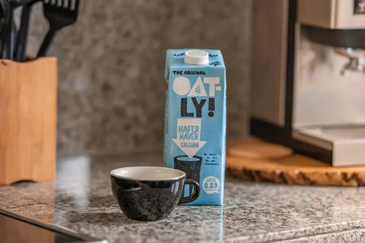 aldi-acti-leaf-oat-milk-review-abillion