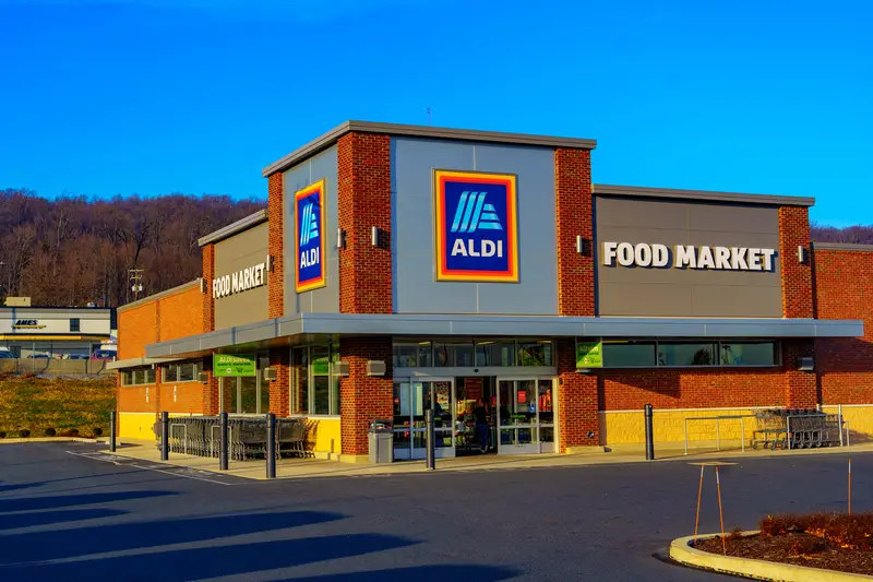 aldi location grocery store front